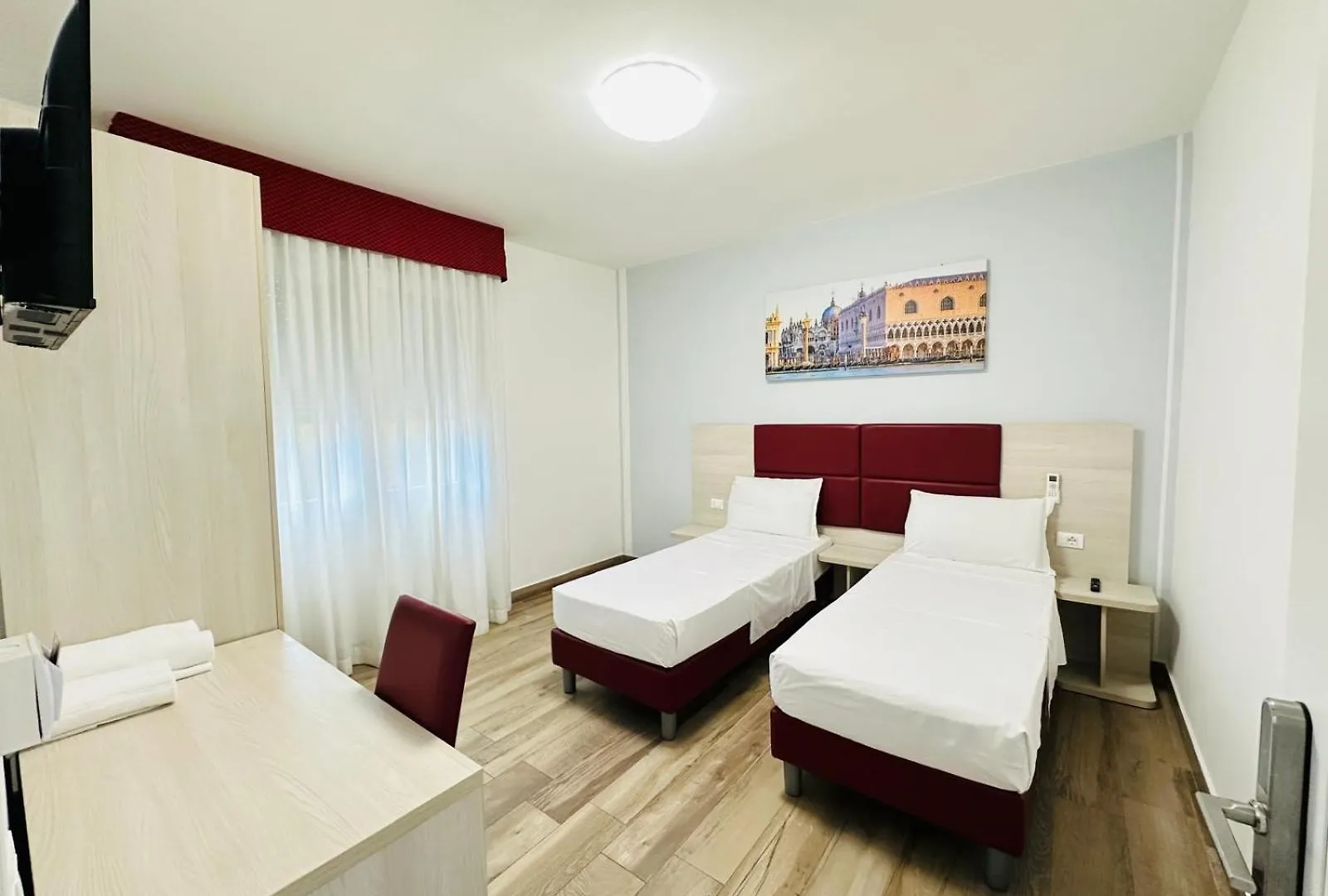 Venice Hub Mestre 0*,